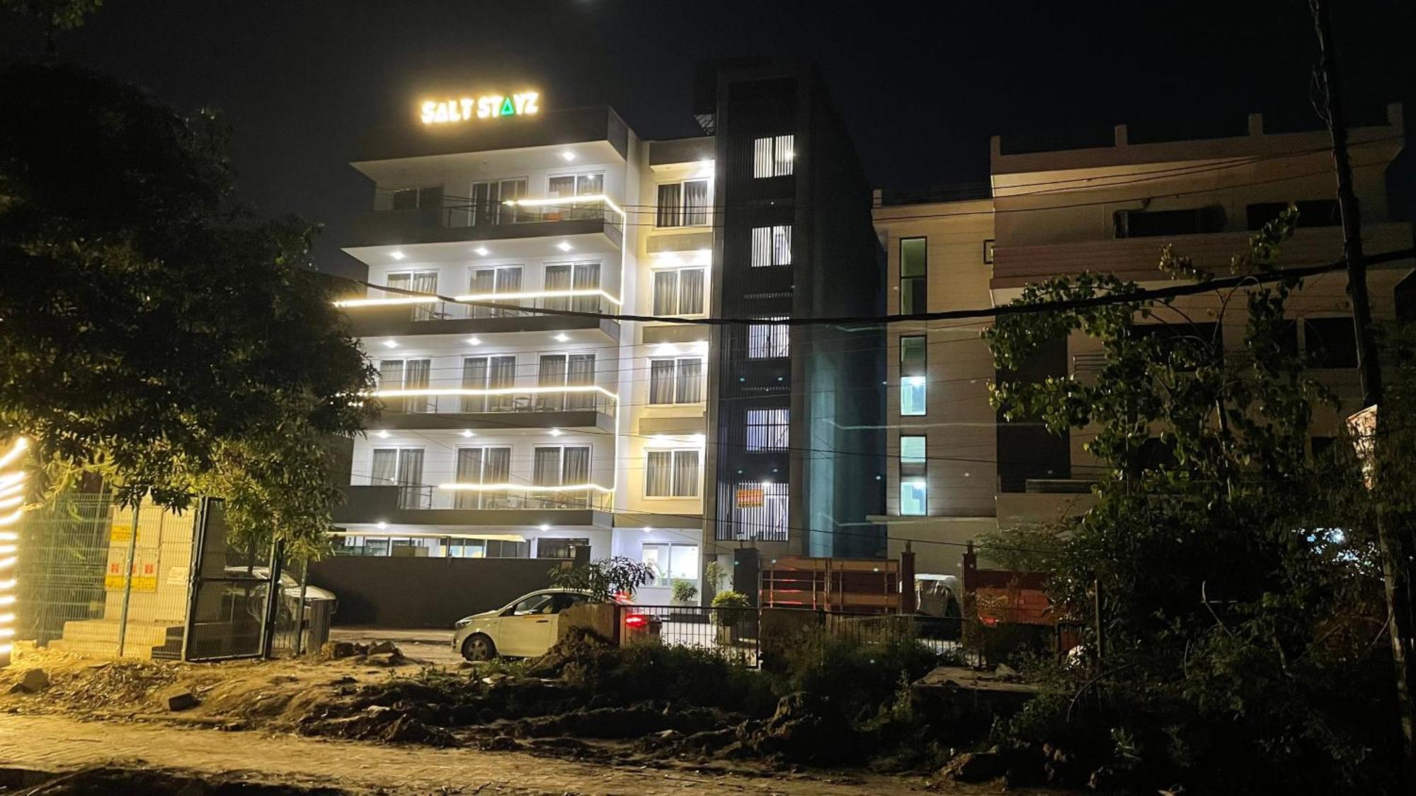Saltstayz Studio Apartment - Near Artemis & Medanta Hospital Gurgaon Dış mekan fotoğraf